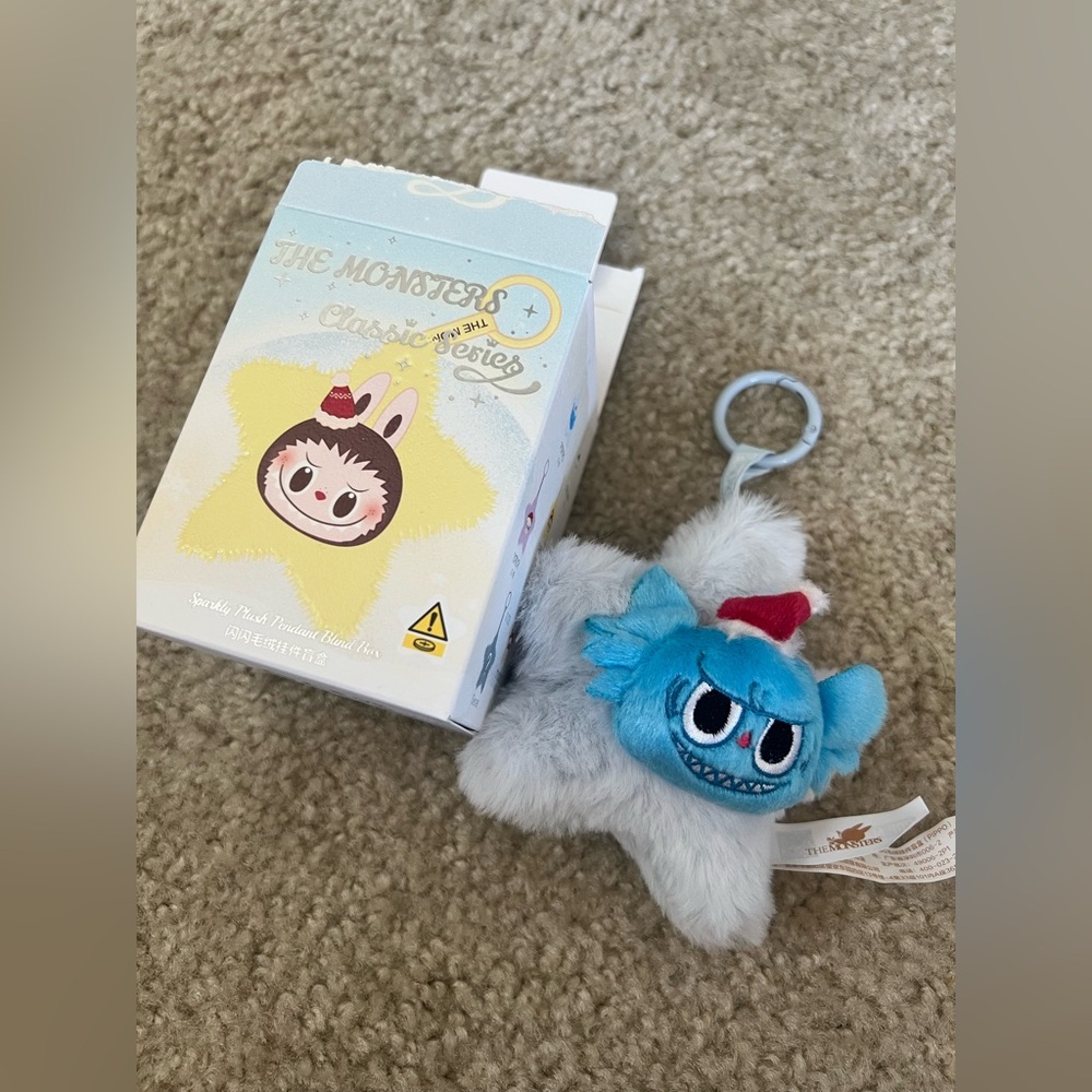 The Monsters Classic Series “Pippo” keychain